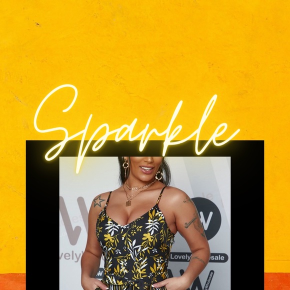Black and Yellow Summer romper with side zipper and spaghetti straps🐝 - Picture 1 of 2